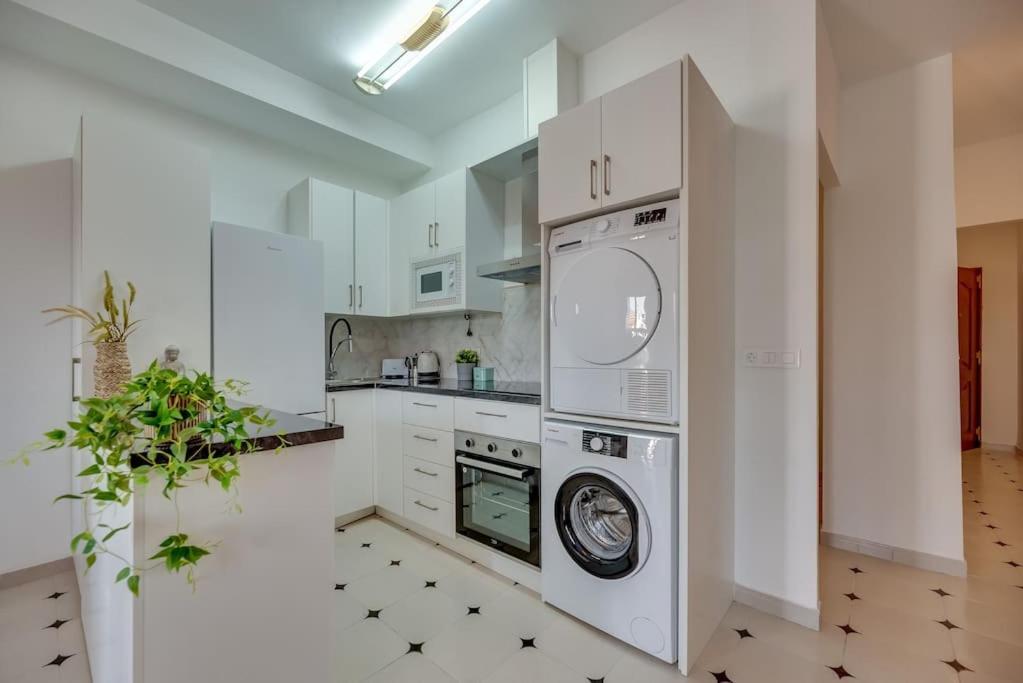 Lxr La Perla Renovated 2Hab. Apt เบนัลมาเดนา ภายนอก รูปภาพ