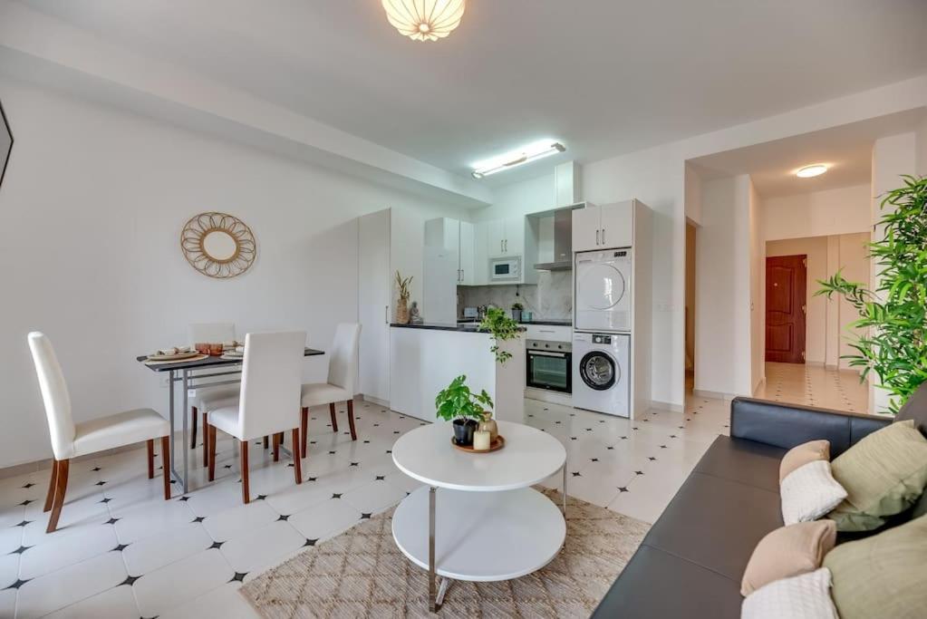 Lxr La Perla Renovated 2Hab. Apt เบนัลมาเดนา ภายนอก รูปภาพ