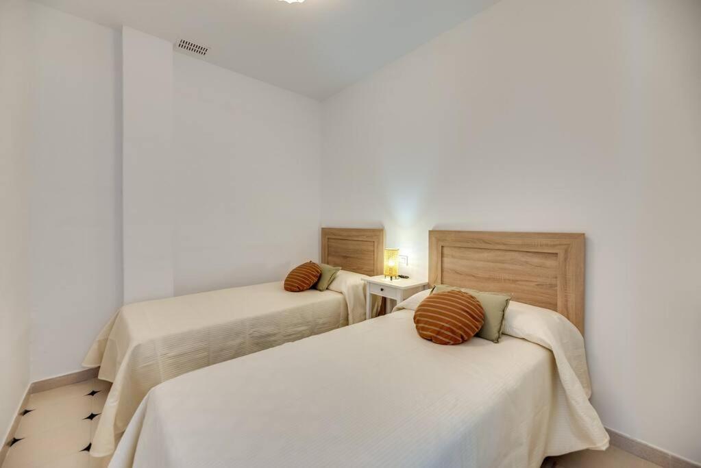 Lxr La Perla Renovated 2Hab. Apt เบนัลมาเดนา ภายนอก รูปภาพ