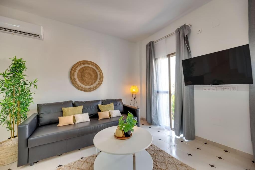 Lxr La Perla Renovated 2Hab. Apt เบนัลมาเดนา ภายนอก รูปภาพ